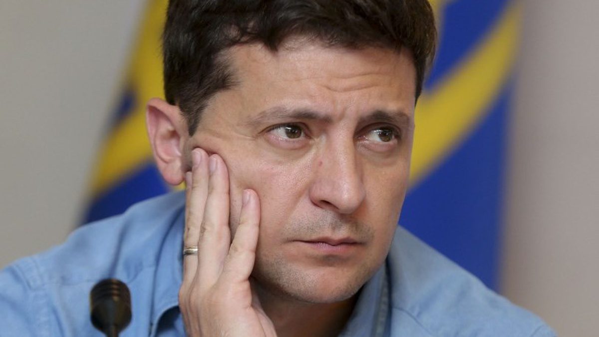 EXPERTS RATE PRESIDENT VOLODYMYR ZELENSKY 3.7 POINTS ON A SCALE OF 1 TO 10